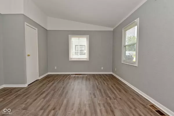 Indianapolis, IN 46222,3221 Lowry RD