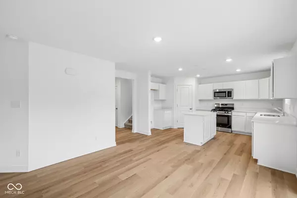 Indianapolis, IN 46239,3921 Highcrest RD