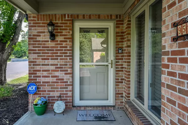 Indianapolis, IN 46260,9534 Cadbury CIR #0