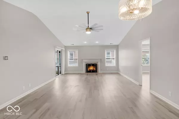 Indianapolis, IN 46216,8437 Somerville DR