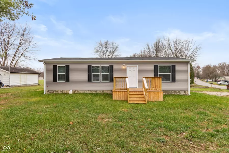 334 Small Fry AVE, Cloverdale, IN 46120