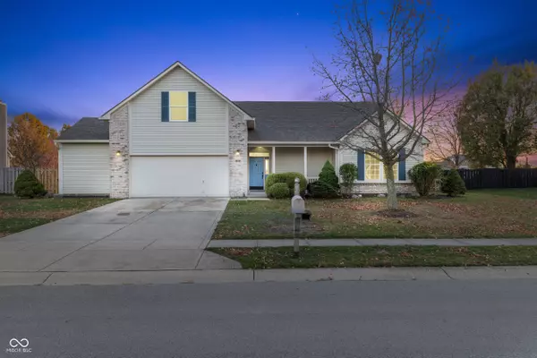 315 McIntosh LN, Westfield, IN 46074