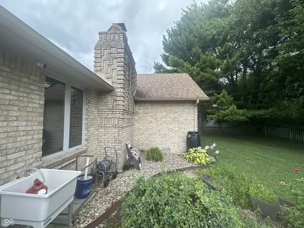 Indianapolis, IN 46237,6040 Buck Trail RD