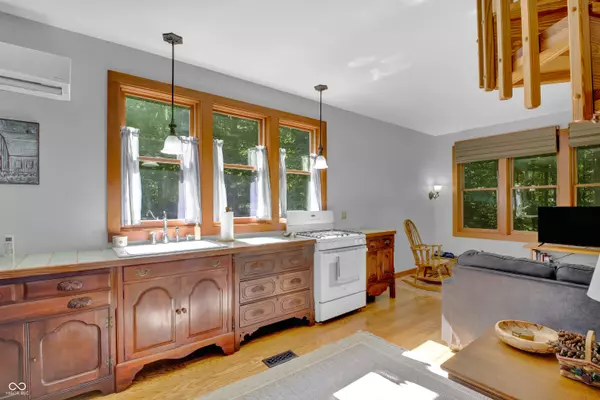 7154 Possum Trot RD, Unionville, IN 47468
