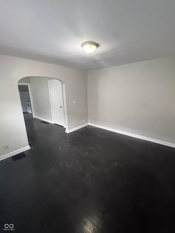 Indianapolis, IN 46201,854 N Bradley AVE
