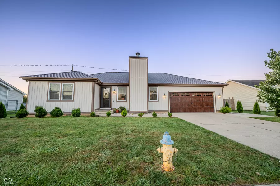 3361 Spring Valley DR, Columbus, IN 47203