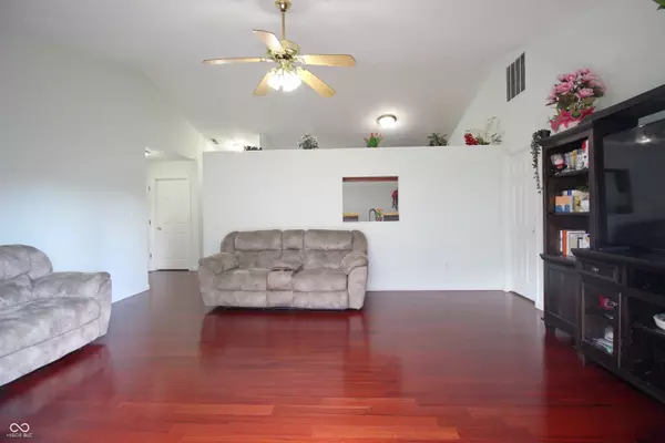 Indianapolis, IN 46217,7236 Barnwell PL