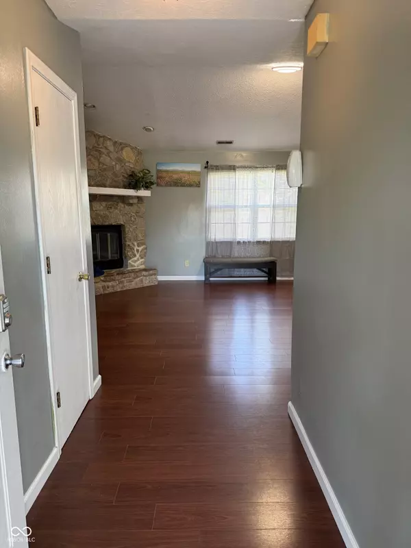 Indianapolis, IN 46237,4960 Brookfield DR