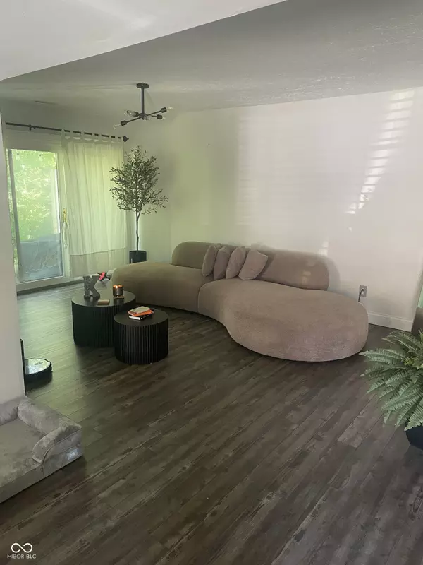 Indianapolis, IN 46214,8001 W Valley Farm LN W