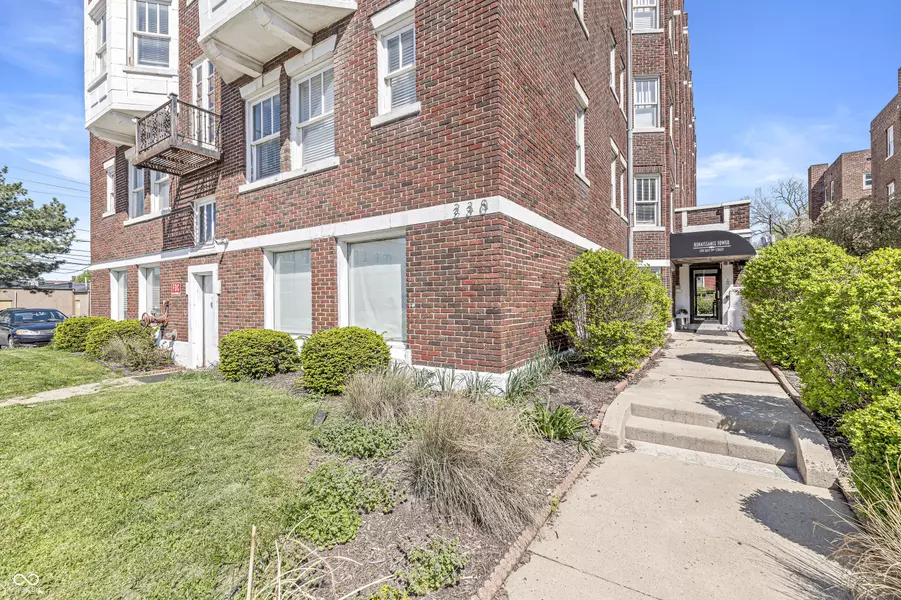 230 E 9th ST #302, Indianapolis, IN 46204