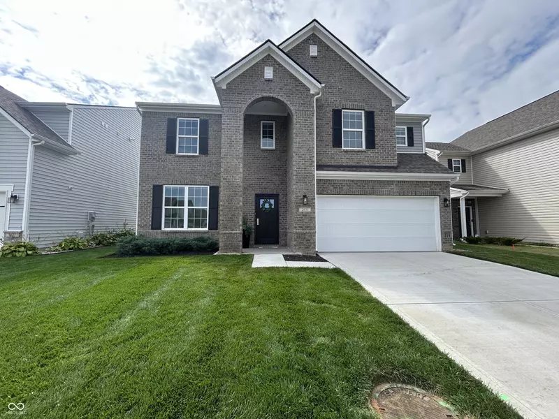 2631 Creek Bank CT, Columbus, IN 47201