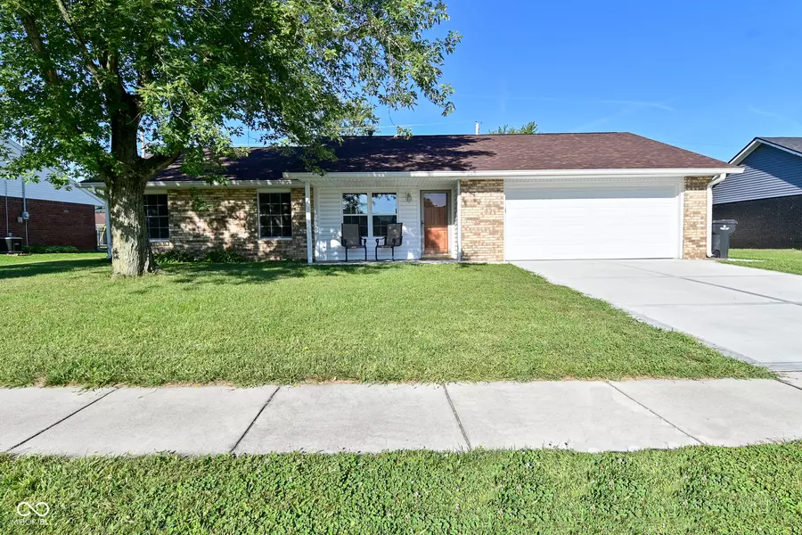 180 Briar Hill DR, Whiteland, IN 46184