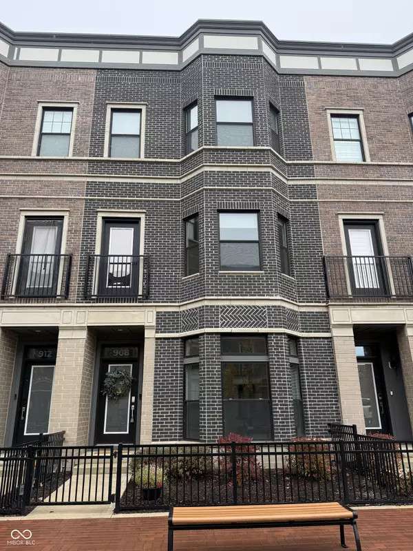 908 Veterans WAY, Carmel, IN 46032