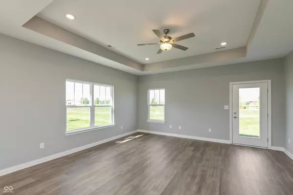 Shelbyville, IN 46176,2327 Saddle DR