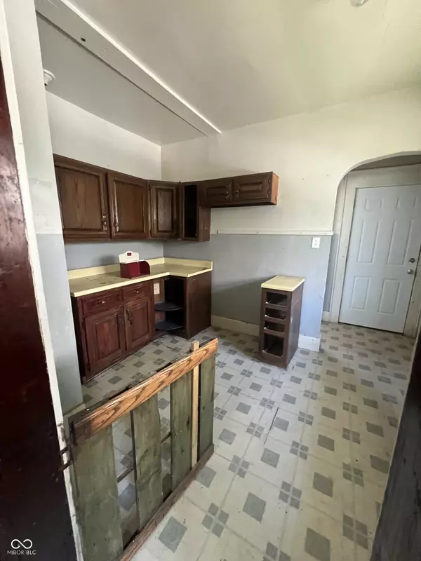 Frankfort, IN 46041,1306 E Washington ST