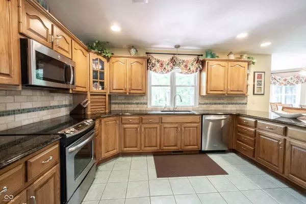 Indianapolis, IN 46236,7240 Elm Ridge DR