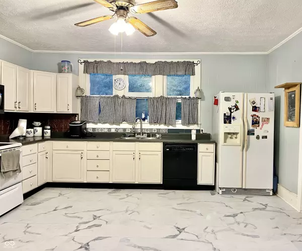 Flat Rock, IN 47234,15011 E 1000 N