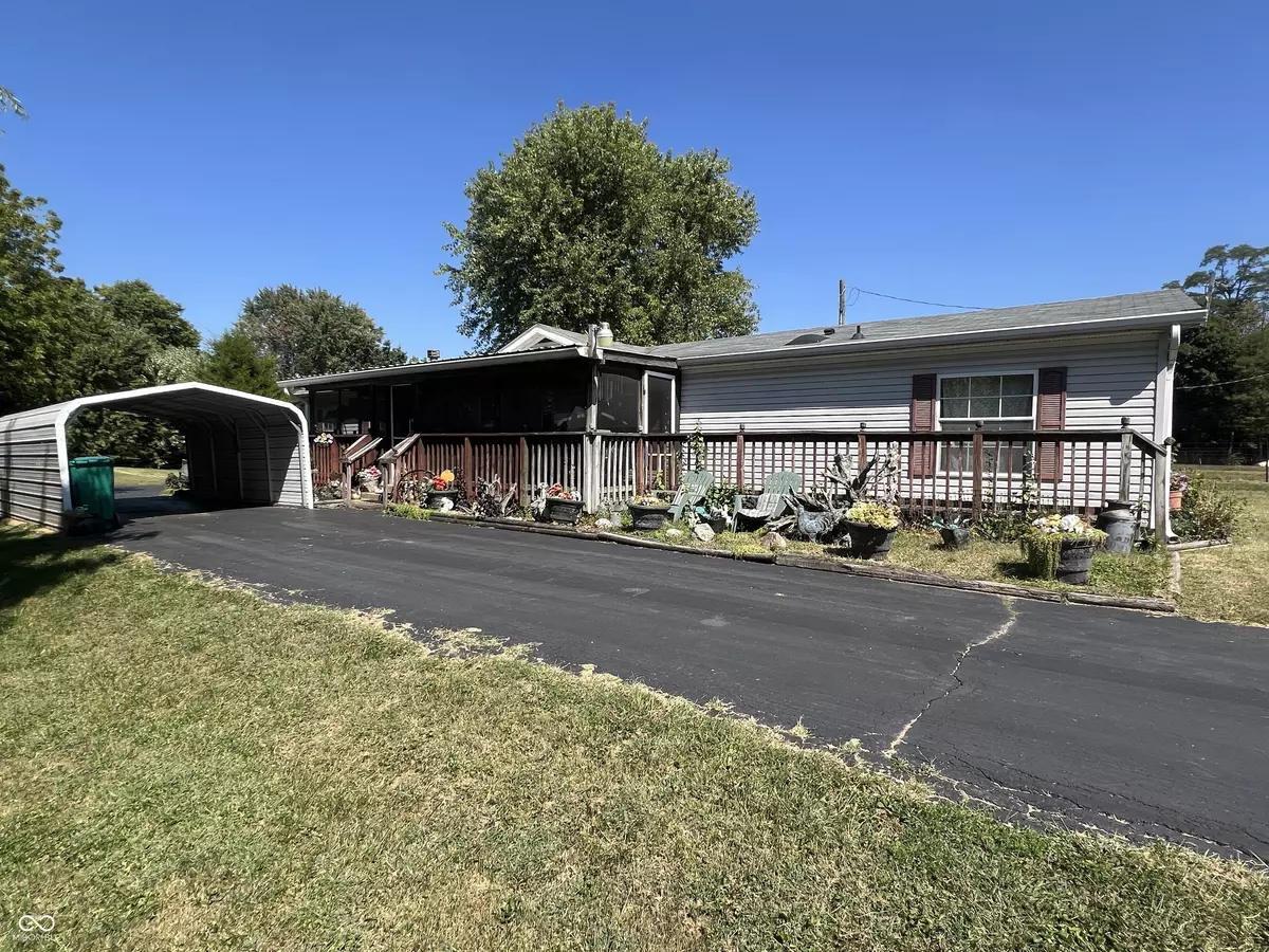 Camby, IN 46113,7754 E North DR