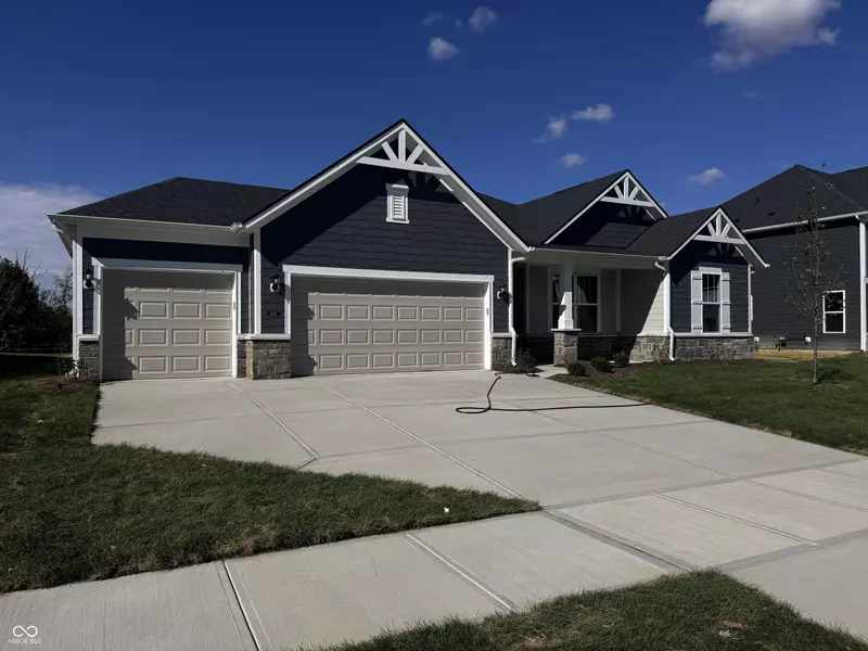 3856 Goodwin DR, Zionsville, IN 46077