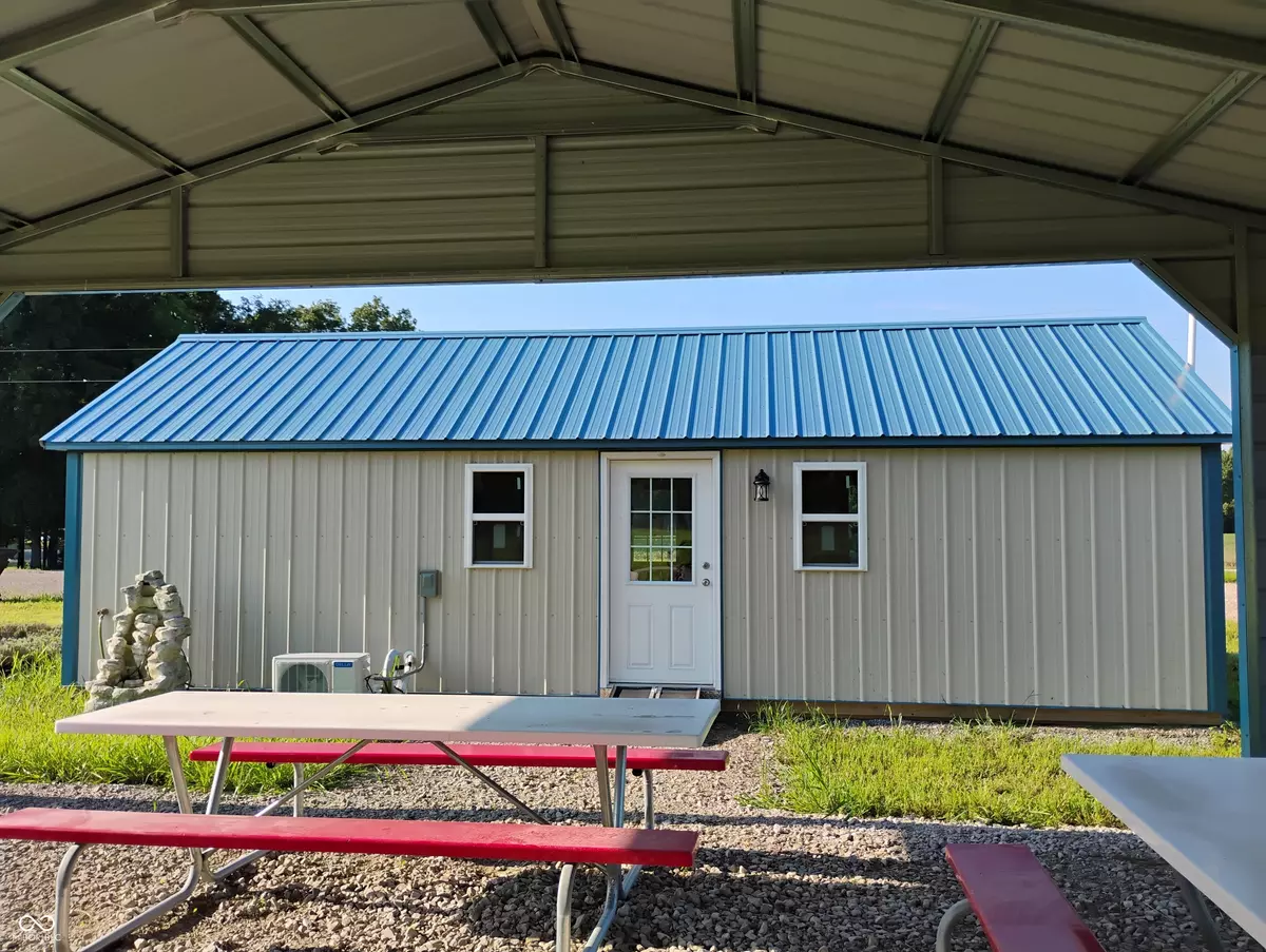 Bowling Green, IN 47833,9993 Newport RD