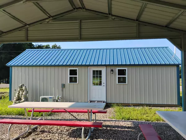9993 Newport RD, Bowling Green, IN 47833