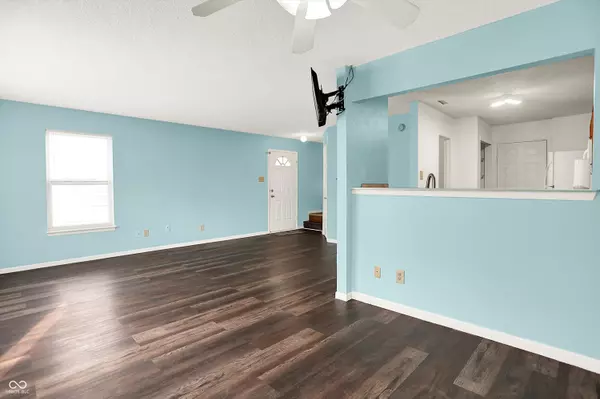 Indianapolis, IN 46217,2823 Redland LN