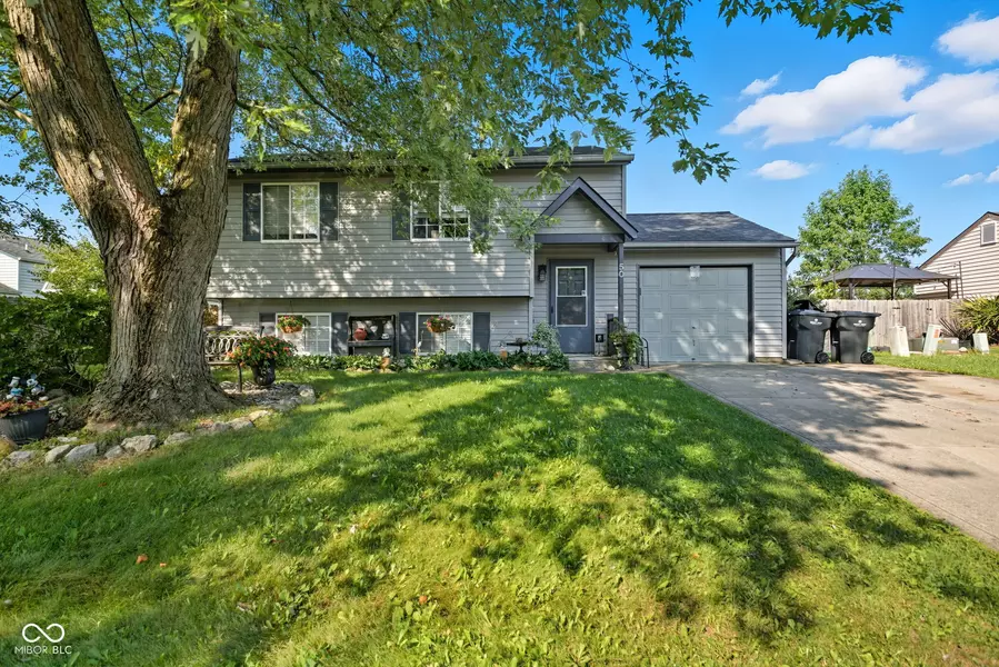 50 Meadow Creek BLVD, Whiteland, IN 46184