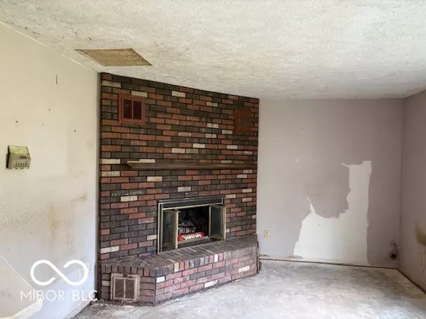 Indianapolis, IN 46217,7467 Woodshire PL