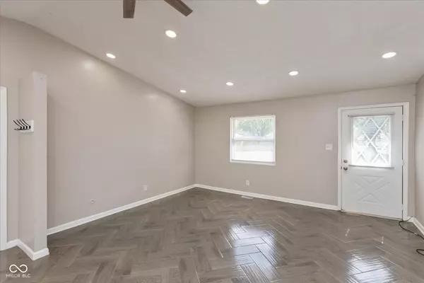 Indianapolis, IN 46227,3516 Winchester DR