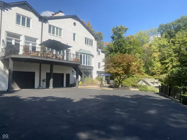 Indianapolis, IN 46240,7779 Ridge RD