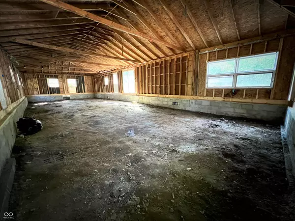 Elwood, IN 46036,503 S D ST