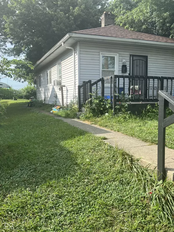 Indianapolis, IN 46218,2934 E Brookside AVE