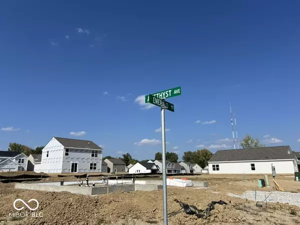 Indianapolis, IN 46268,2872 Emerald ST