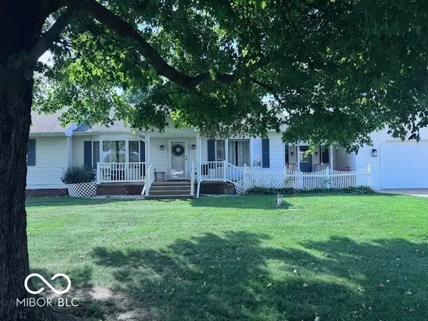 710 S Michigan ST, Lapaz, IN 46537