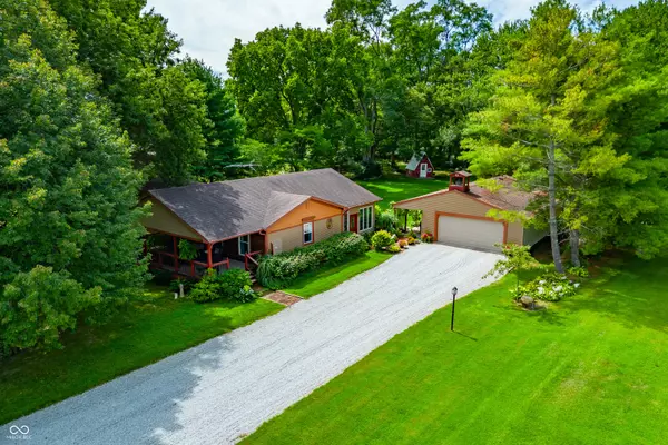 72 Possum Hollow RD, Greenwood, IN 46143