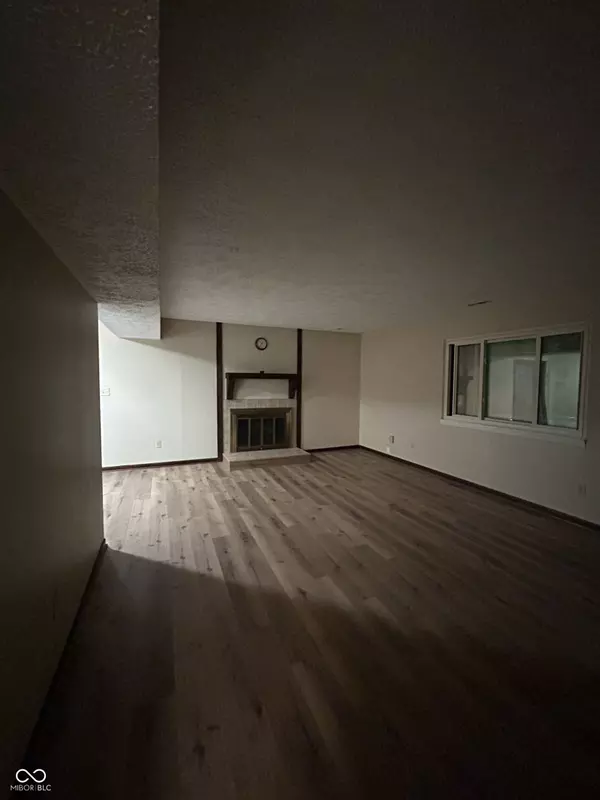 Indianapolis, IN 46227,8542 La Corrida CT #46A
