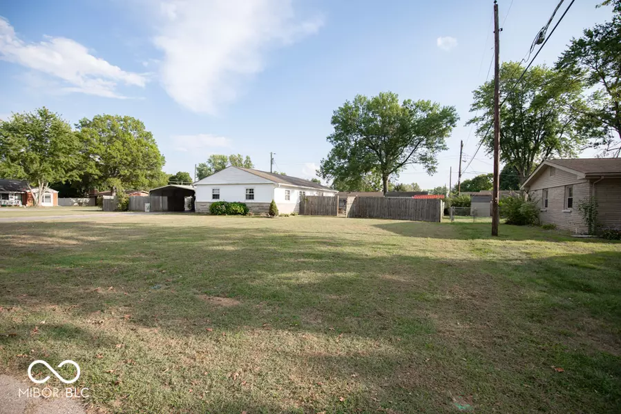 3357 Nottingham DR, Columbus, IN 47203