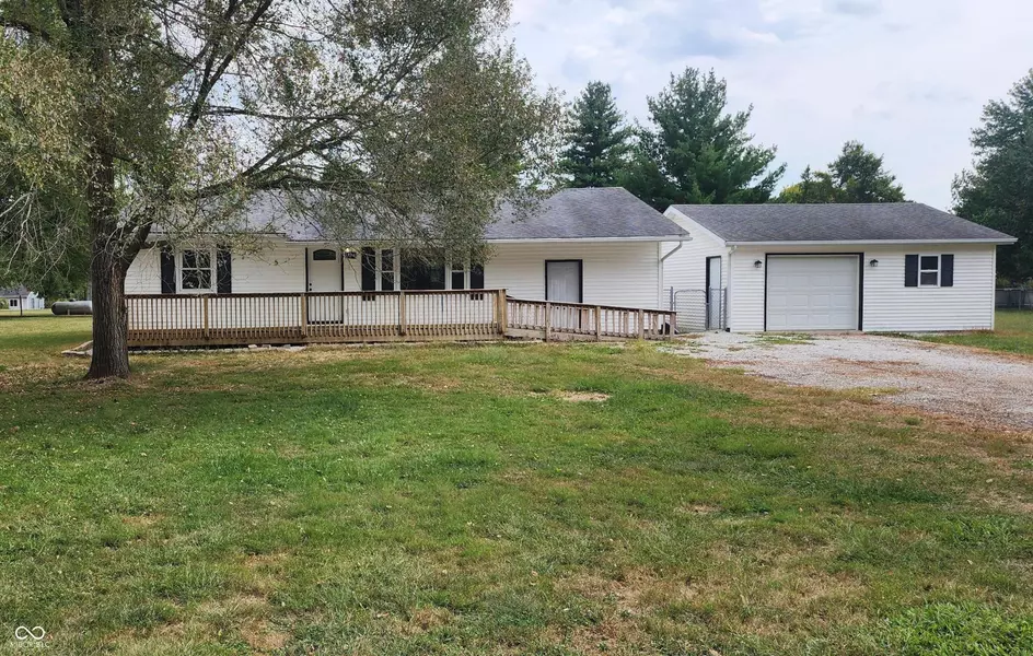 1975 E Spencer DR, Rockville, IN 47872
