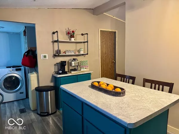 Dunreith, IN 47337,410 W Cherry ST