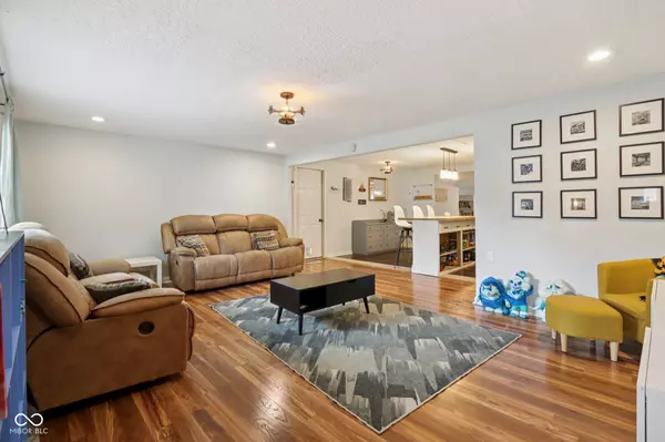 Indianapolis, IN 46226,5894 Meadowlark DR