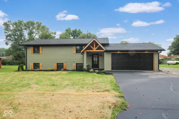 8150 E Hoover DR, Seymour, IN 47274