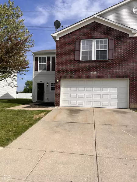 7907 Wildwood Farms LN, Indianapolis, IN 46239