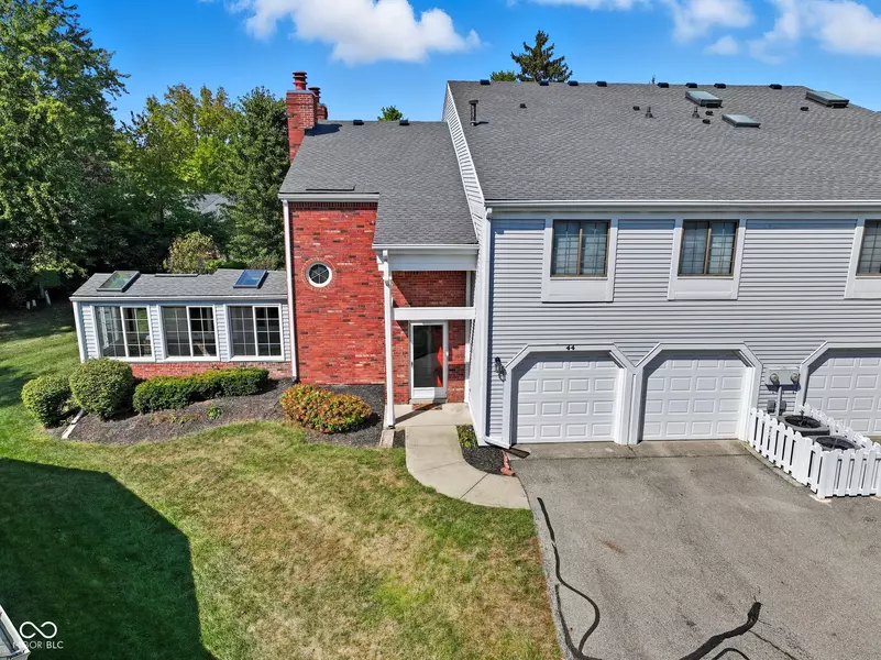 44 Dominion DR, Zionsville, IN 46077