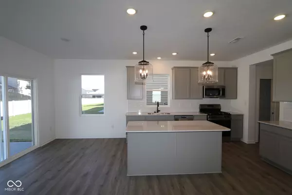 Indianapolis, IN 46237,5106 Triple Crown WAY