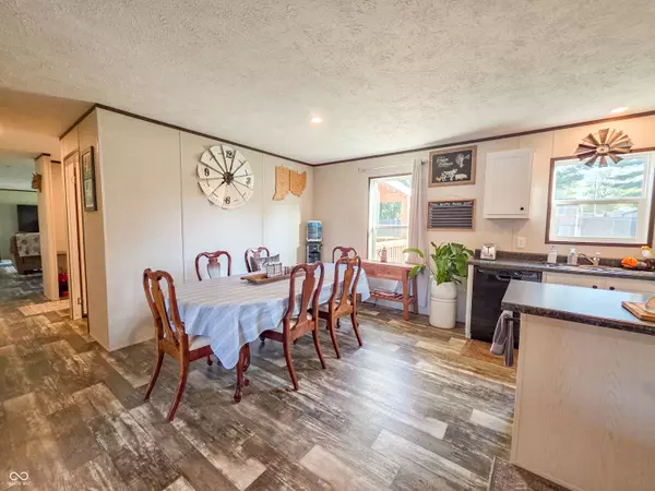 Linton, IN 47441,969 A ST SE