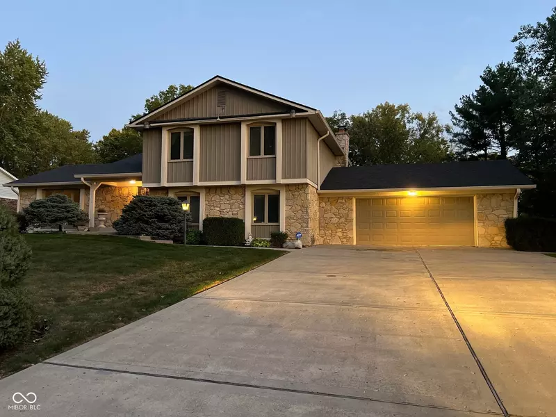 905 E Greyhound PASS, Carmel, IN 46032