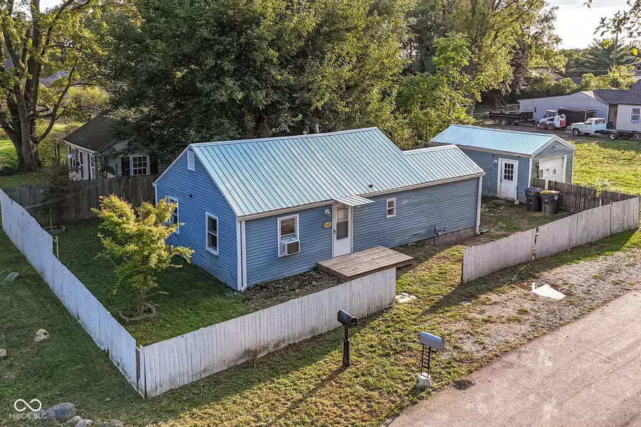 2401 W 27th ST, Anderson, IN 46016
