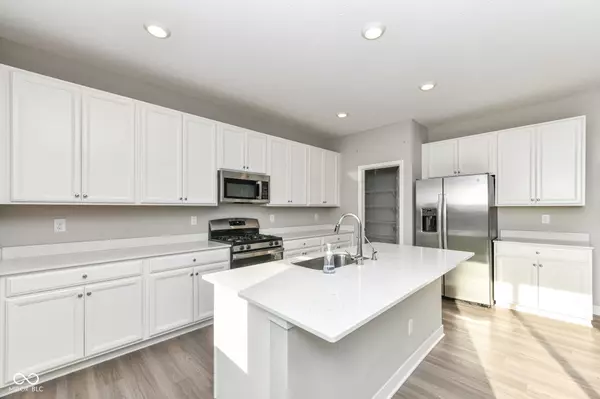 Whitestown, IN 46075,2646 Grassy Branch DR