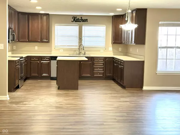 Indianapolis, IN 46231,10882 Zimmerman LN