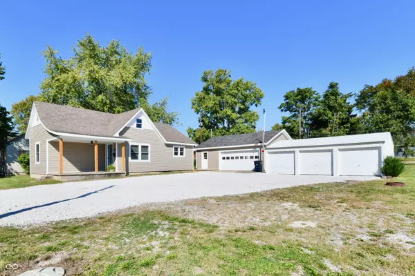 Elwood, IN 46036,1122 S B ST
